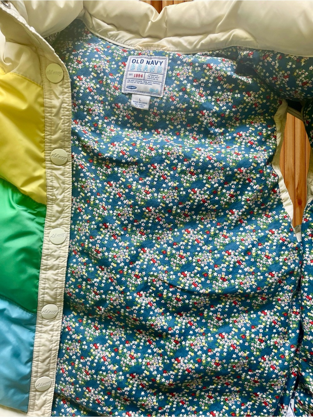 EUC Old Navy Vintage Retro Colorblock Puffer Vest Size L - Picture 13 of 16